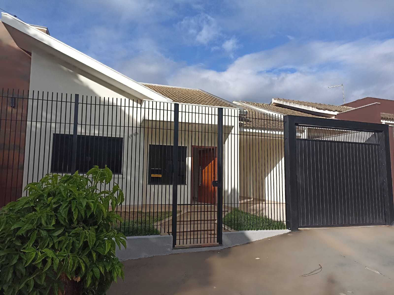 Ref: 430 - Casa: Rua Marins Alves de Camargo - Prox. Fórum